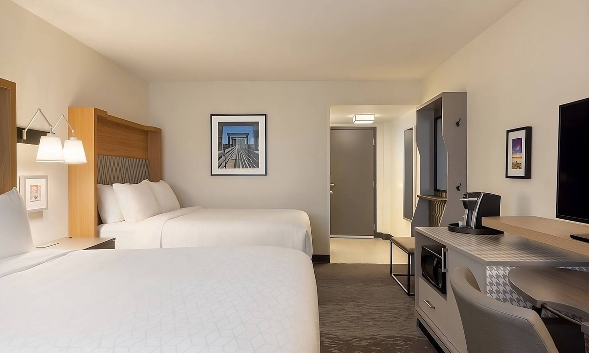 Fort Worth Hotel | Everything You Need For The Perfect Vacation! 3 Convenient Units! Indoor Pool
