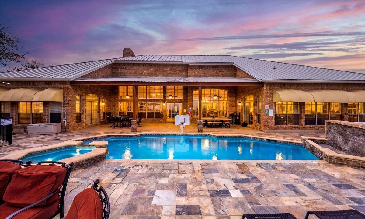 Helotes House | Experience Vista Grande: 4600 sq ft. of Luxury - Heatable Pool and City Views