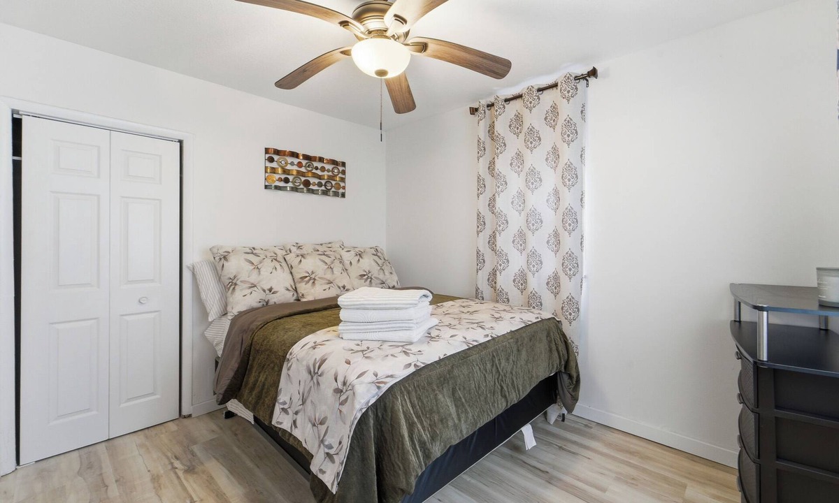 Des Moines House | Fabulous 2-bedroom house with AC in Des Moines