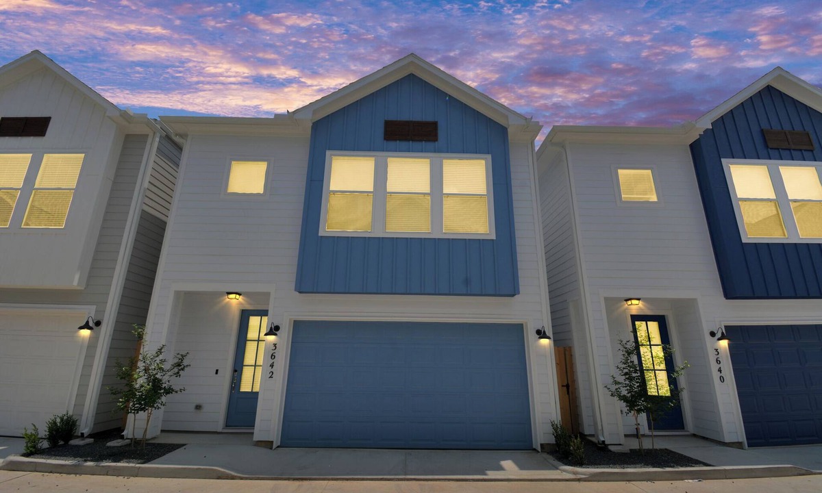 Riverside Terrace House | Fabulous Houston 3BR Luxurious Stay- minutes to Med Ctr, Downtown & NRG Stadium