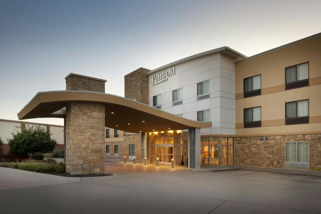 Lincoln Hotel | Fairfield Inn & Suites by Marriott Lincoln Southeast