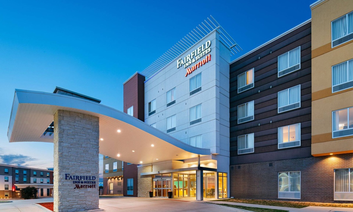 Highlands Hotel | Fairfield Inn & Suites Lincoln Airport
