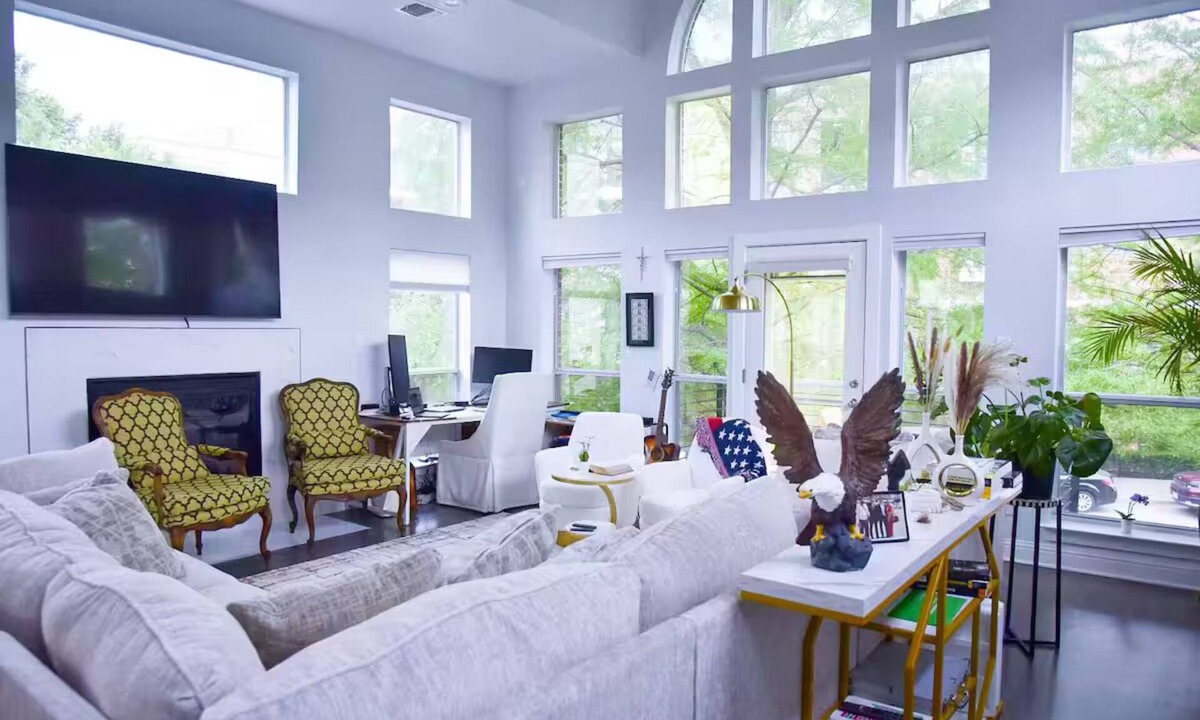 Knox - Henderson House | FaithHopeLove