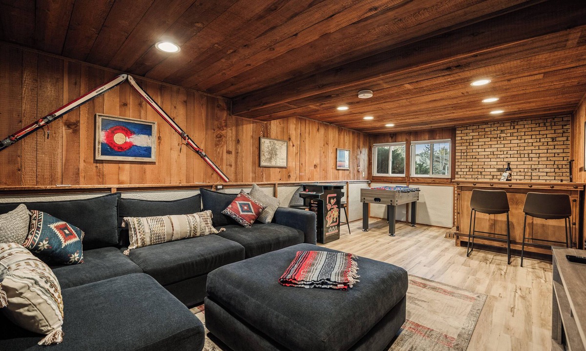 Loveland House | Family Arcade Retreat + Fire Pit + 4BR Near RMNP