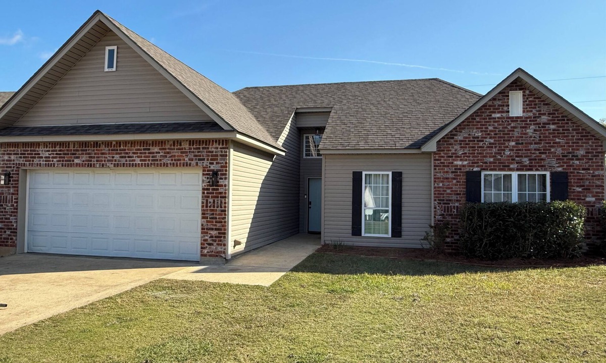 Ruston House | Family Friendly North Ruston Retreat Fenced Yard Near LA Tech & Sports Complex