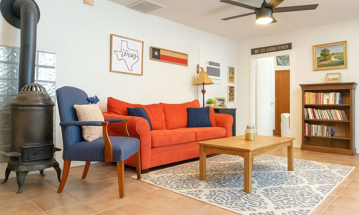 Nocona House | Family- friendly Rustic Cabin on a Peaceful and scencic Farm
