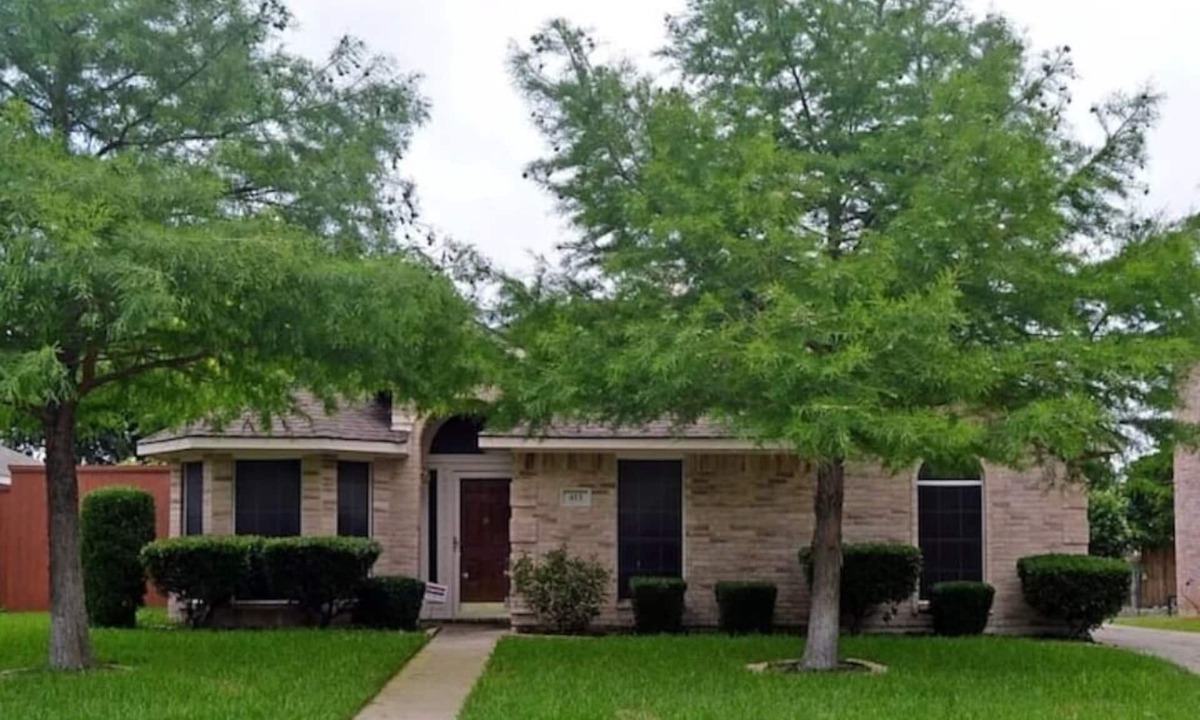 Cedar Hill House | Family Home w/Fire Pit & Grill - Near Joe Pool Lake & AT&T Stadium