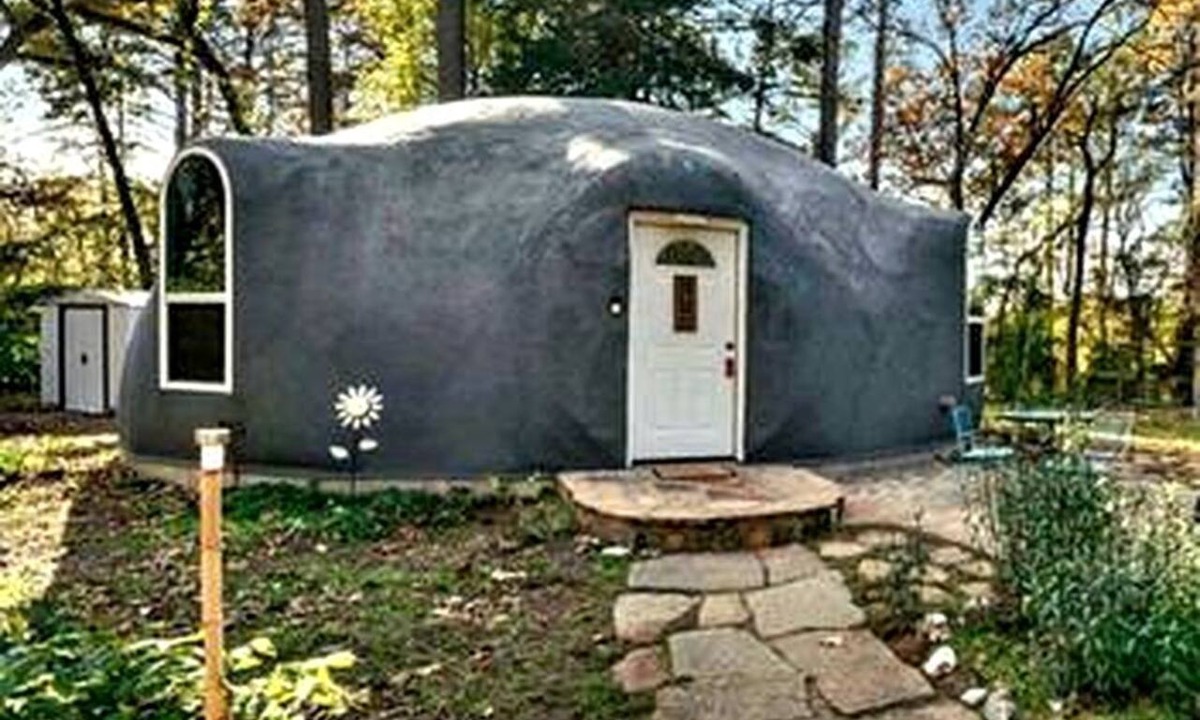 Bullard Cabin | Fantastic Dome with Private Yard, Hot-Tub and Fire Pit in Texas