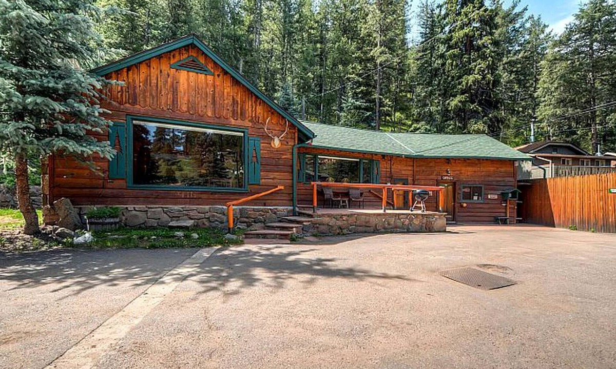 Evergreen Cabin | Fantastic Luxury Cabin Getaway near Evergreen Mountain in Colorado