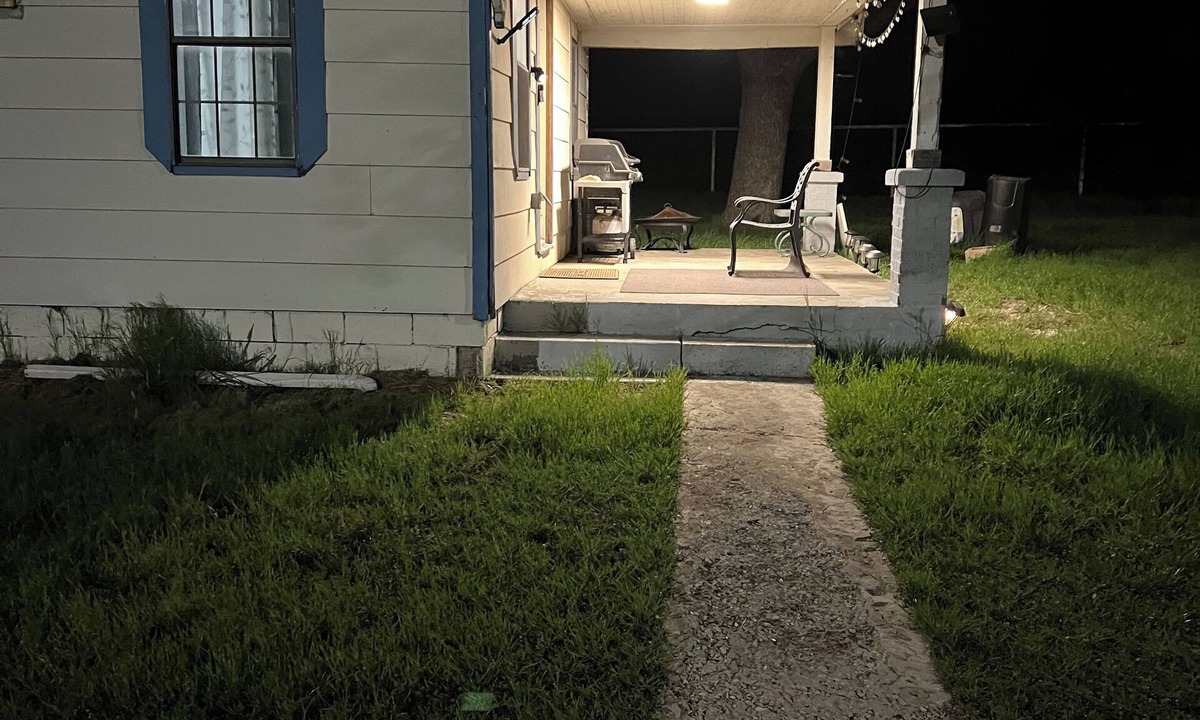 Fitzhugh House | Farm stay just 22 minutes from Chickasaw National Recreation Area