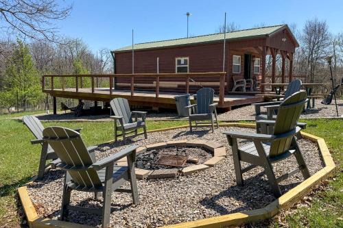 Fairport House | Fishing Pond & Treehouse: Tranquil Maysville Cabin