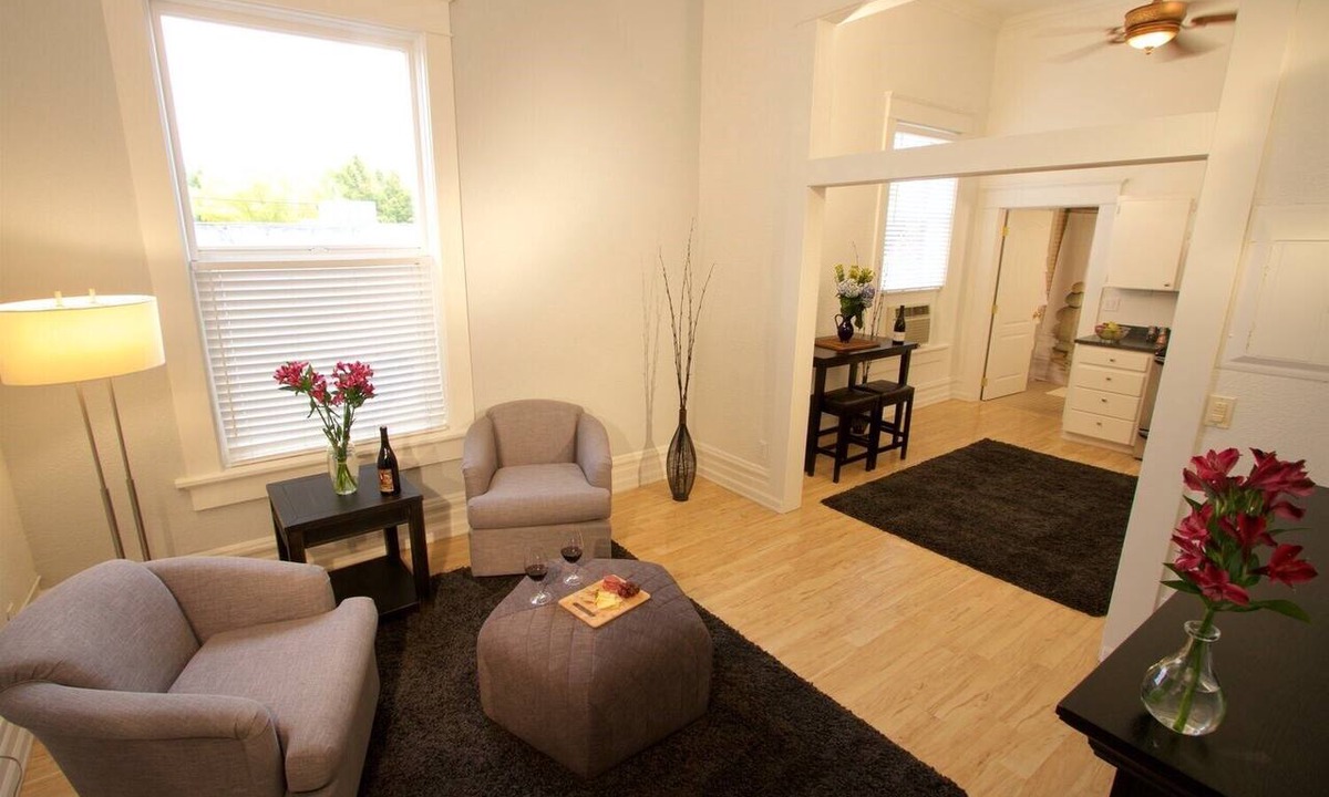 Walla Walla Apartment | Five — King Bed, Historic Downtown Apartment in Nicely Appointed Building on Main Street