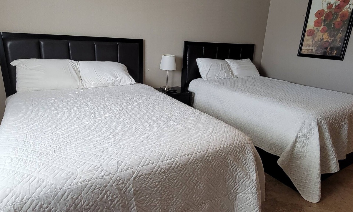 Eunice Hotel | Five Star Inn