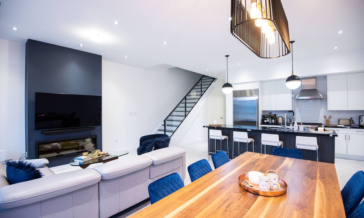 Innisfil Condo | Friday Harbour Modern New Condo