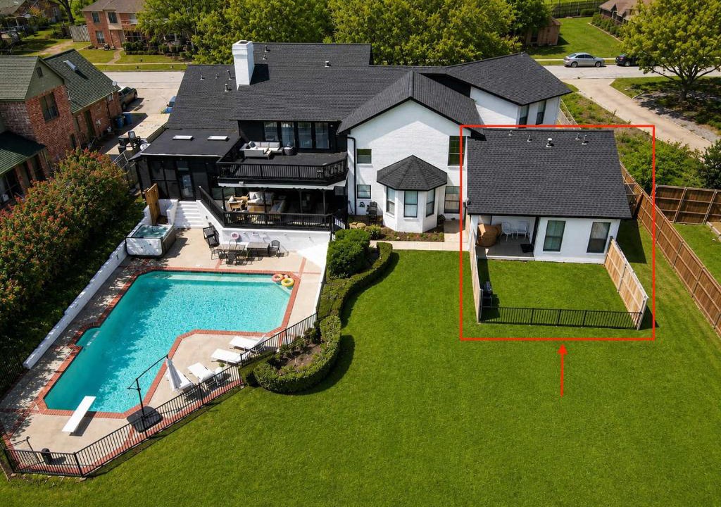Rowlett House | Front Lake Holiday 2BR 1BA Guest Home with Hot Tub