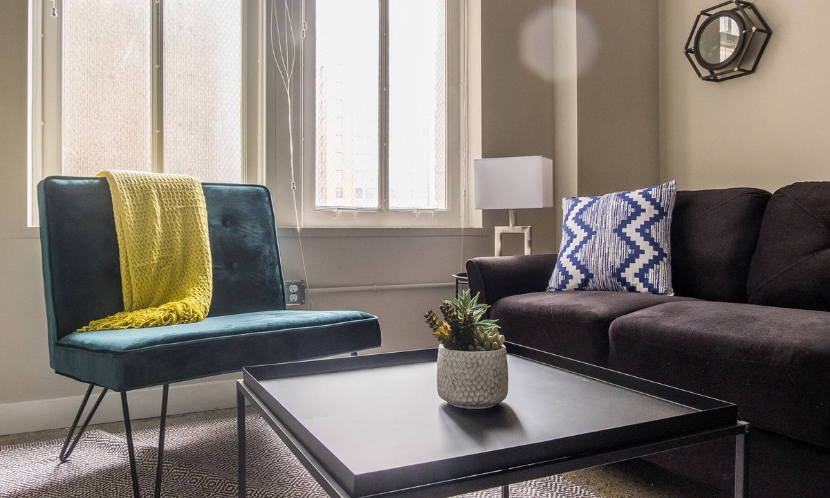 Downtown Des Moines Apartment | Frontdesk | Stylish 1BR Apt in Downtown