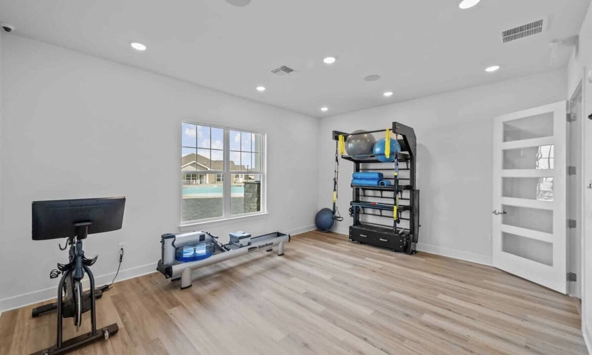 Fort Worth Apartment | FtWorth NR DFW airport Wifi gym pool 1/1 Garage