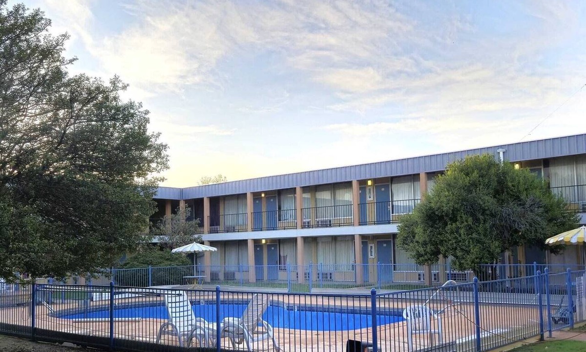 Lawton Apartment | Full Bed|Smoking|Lawton OK