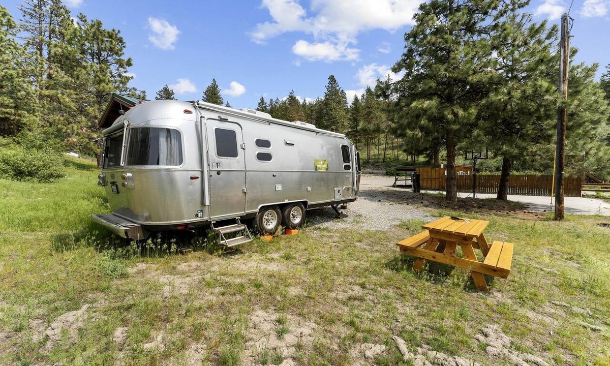 Chelan House | Fully-Equipped Airstream Rental for Glamping in Chelan, Washington