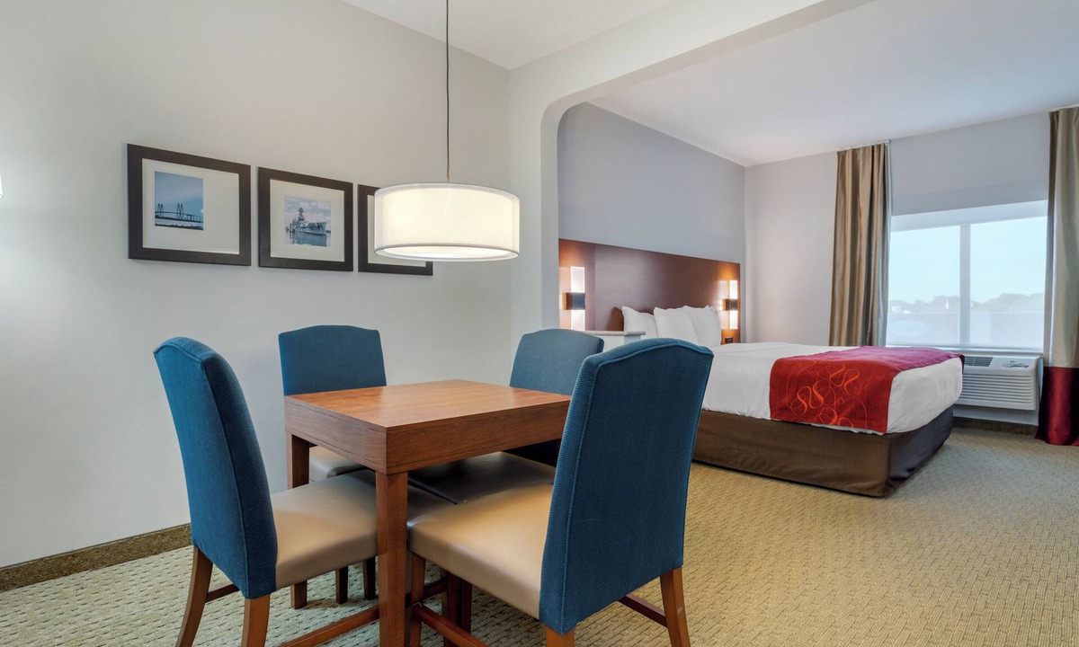 La Porte Hotel | Garner Hotel La Porte Bay Area by IHG
