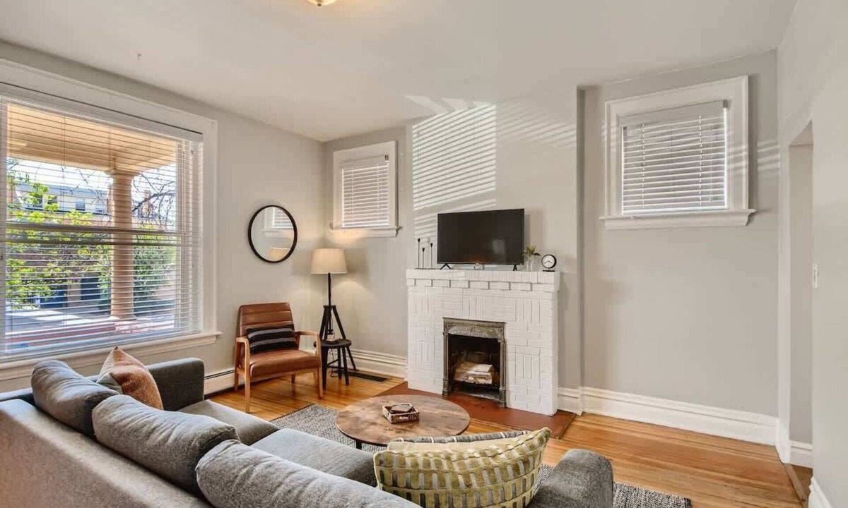 City Park West Apartment | Gaylord by Modern Midstay/1Block to CityPark #G1