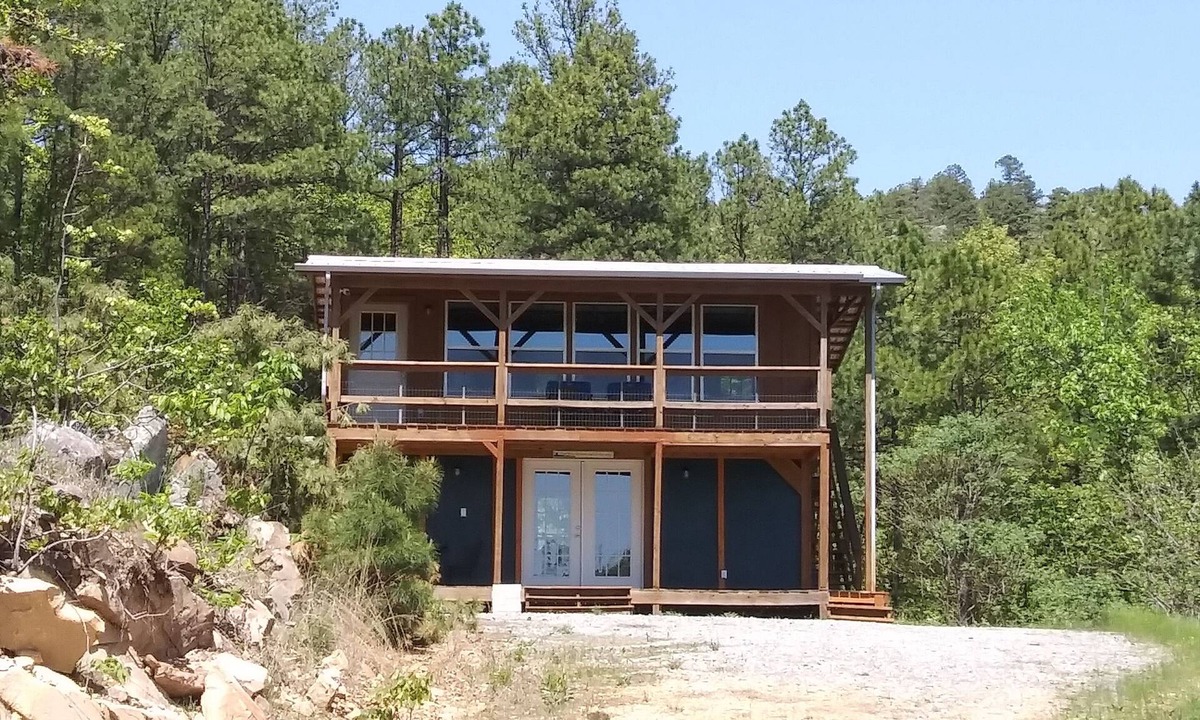 Tuskahoma Cabin | Get Away in your Truck or SUV to the Scenic and Secluded Whispering Pines Cabin