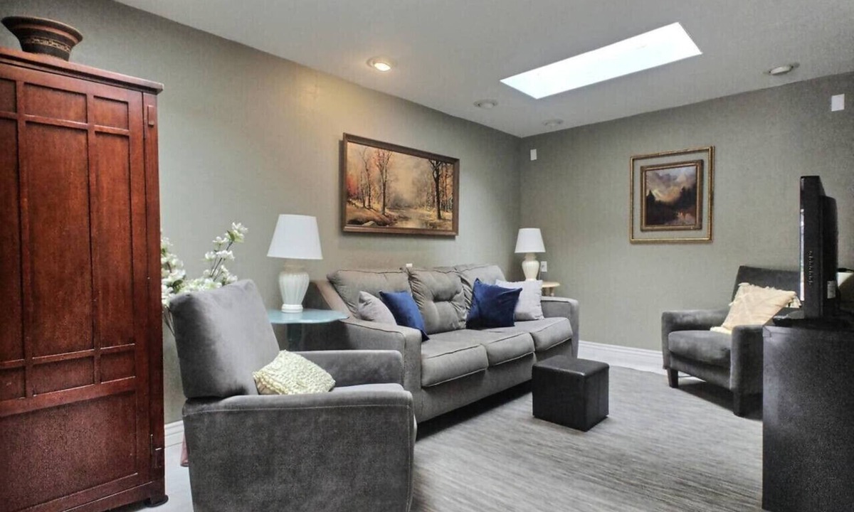 Golden Apartment | Golden Mines Haven | 3BR + Office