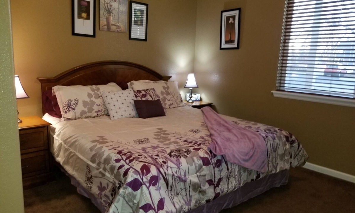 Arvada Plaza Area Condo | Gorgeous lake condo near downtown denver