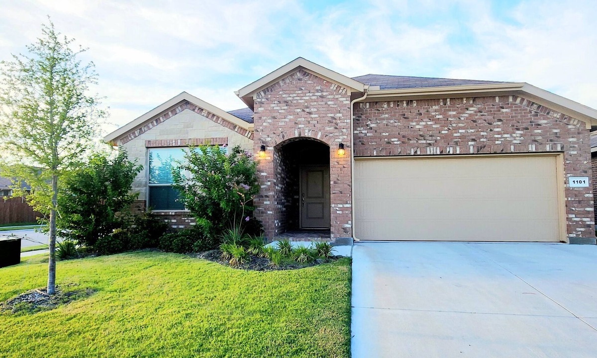 Haslet House | Gorgeous new built 4-bedroom house with AC in charming Justin