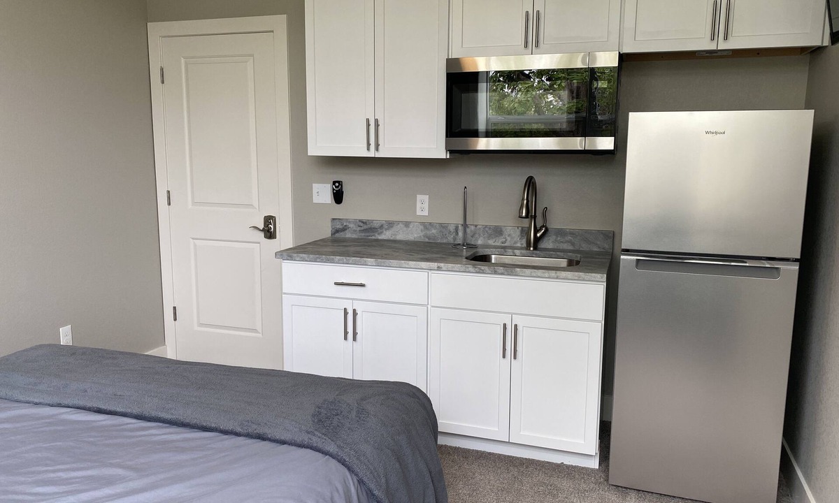 Sterling Apartment | Gorgeous Remodeled Studios! Sterling! # 16