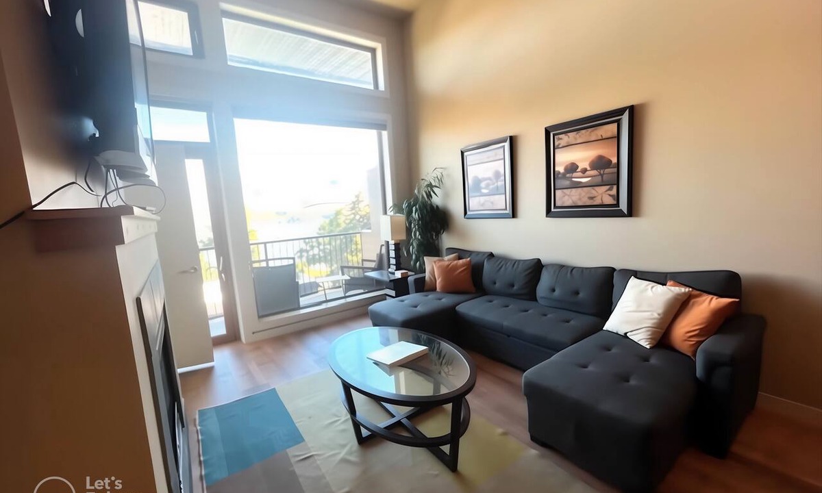 Chelan Condo | Gorgeous Views of Lake Chelan - Top-floor 2BD/2BA Condo—Steps to Park & Water