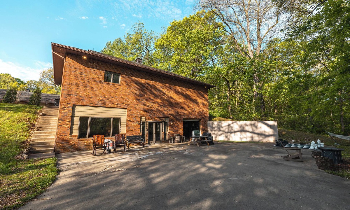 Godfrey Cottage | Grafton Getaway @ The Cottage.Sleeps 12 on our 33 acre property near golf course