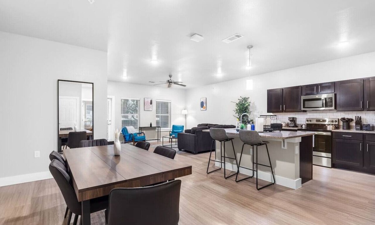 Grand Prairie Apartment | Grand Prairie 2BR | IKEA, Epic Waters, Bass Pro
