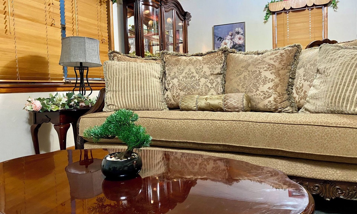 Poteau House | Grandmas FarmHouse 3bd n Poteau OK. Charming & Quiet, mins to everything