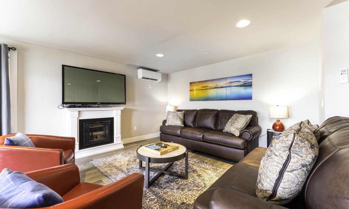 Chelan Condo | GrandView 100 - Luxury 2 Bedroom Waterfront condo
