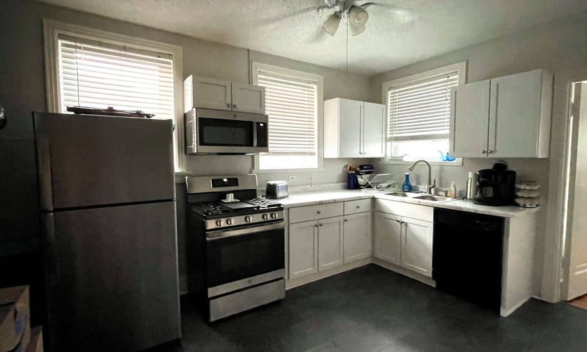 University City Condo | Great Mid-Term Rental: Charming 2 bd/1 office University City Duplex