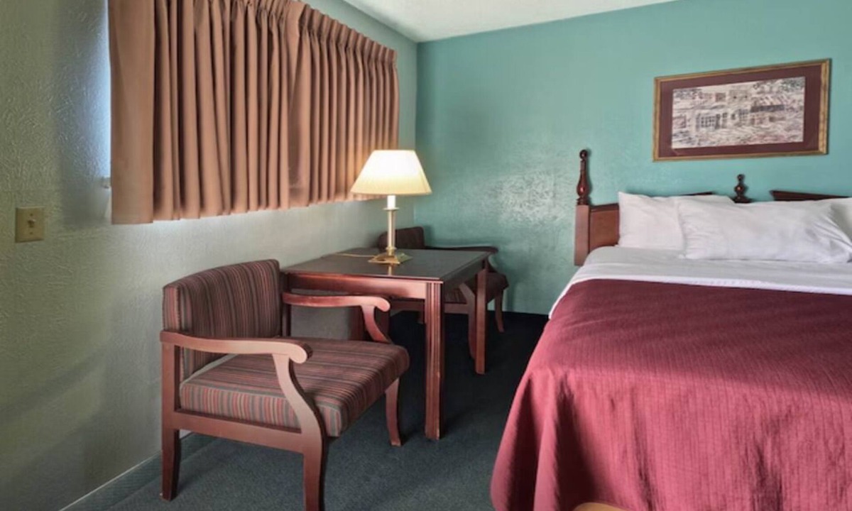 Vega Hotel | Great Value Stay in Vega, Free Breakfast & Parking, Pet-Friendly Stay!