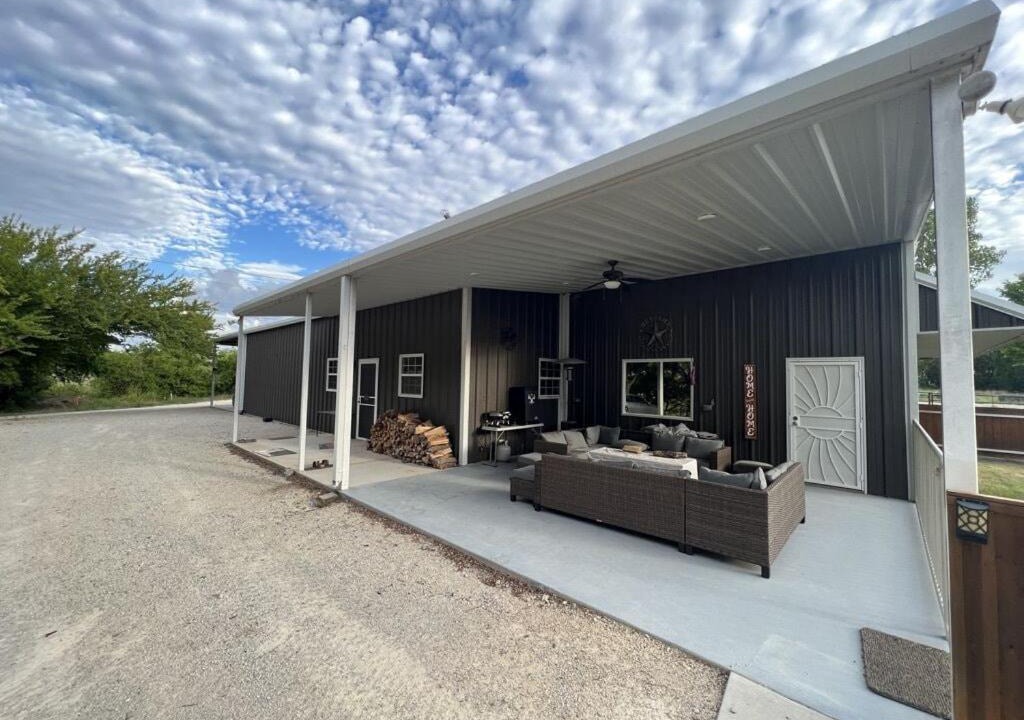 Jacksboro House | Guest Home on Lake Godstone