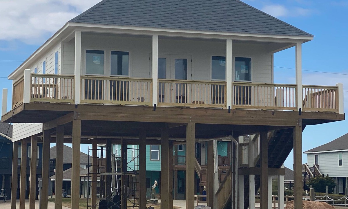Hackberry House | Hackberry Getaway . 4 bedrooms, 2 baths, Sleeps 10, On The Water. NEW CONST.