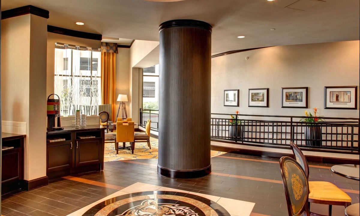 Baton Rouge Hotel | Hampton Inn & Suites Baton Rouge Downtown