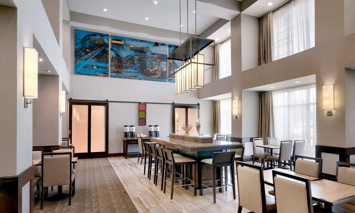 Burleson Hotel | Hampton Inn & Suites Ft. Worth-Burleson