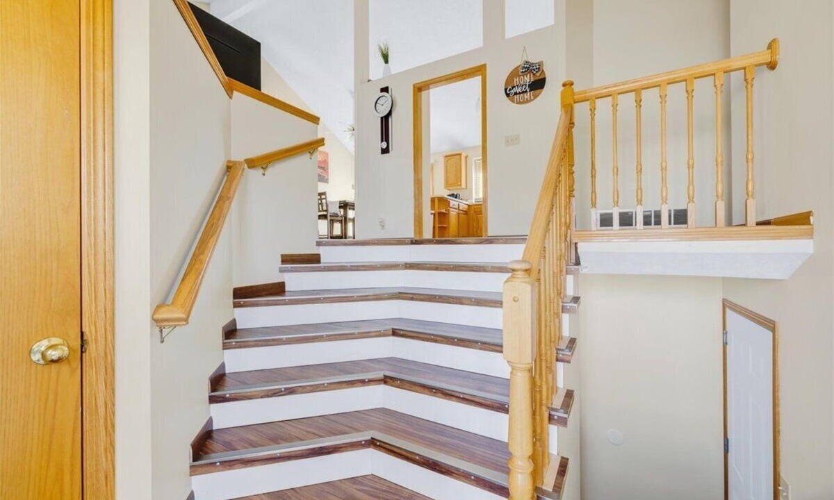 North Central Omaha House | Hanover. 4BR Home w/large backyard
