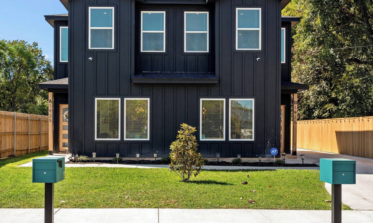 University House | Harvest Moon - Modern Waco Retreat in a Prime Location