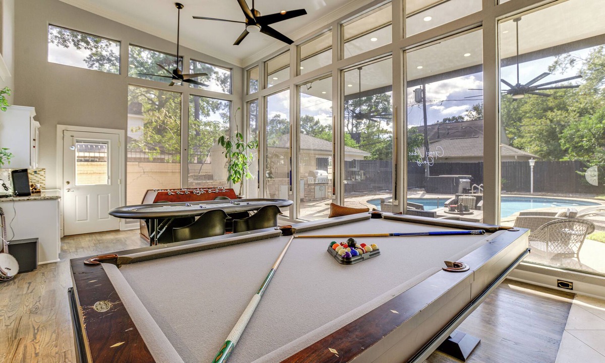 Ponderosa Forest Cottage | Heated Pool, Hot Tub, Game Room: Houston Group Gem
