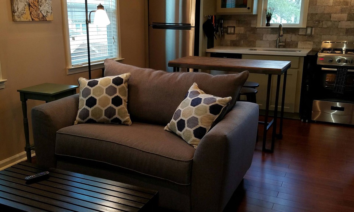 Greater Heights Apartment | Heights best location in town! Charming Houston Heights Guest House Apartment.