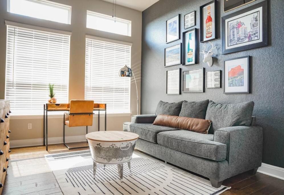 Helotes Villa | Helotes Serenity-Luxury 3bed/2.5 bath 2300 sq foot