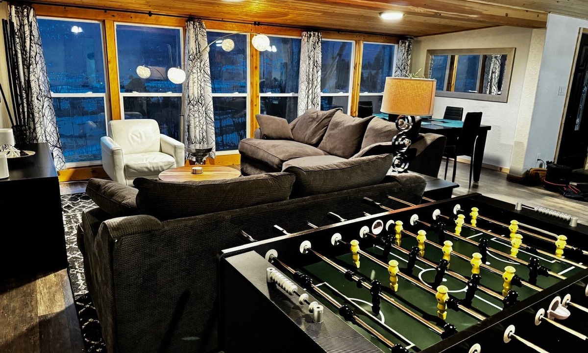 Garden Valley Cabin | Highest Rated Cabin in Garden Valley. Great View, Walk to town, Hike 87 Acres
