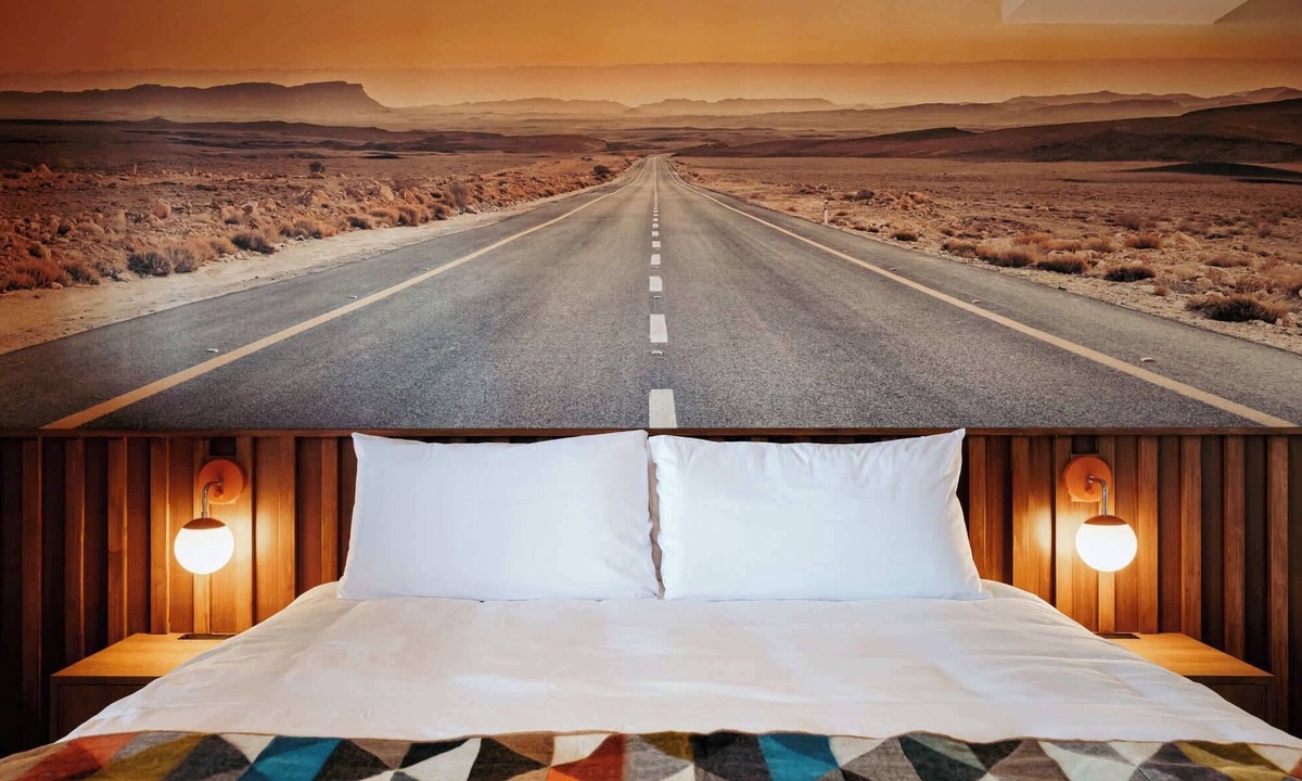Hale Apartment | Highway Daydream | La Vista Motel | 106
