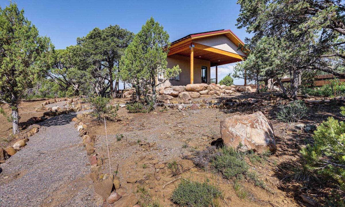 Durango House | Hike, Ski & Golf: Modern Colorado Retreat
