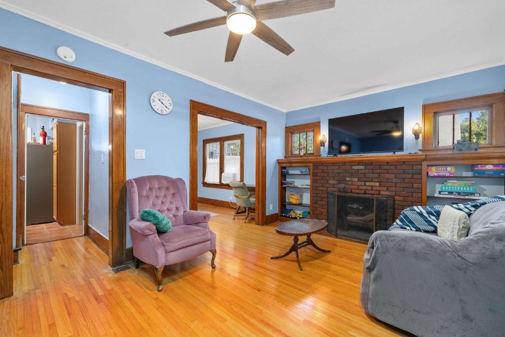Fort Wayne Apartment | Historic 2 Bdr across from Lakeside Park